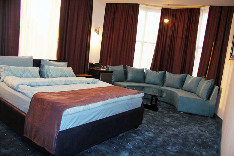 Nar-ar Hotel