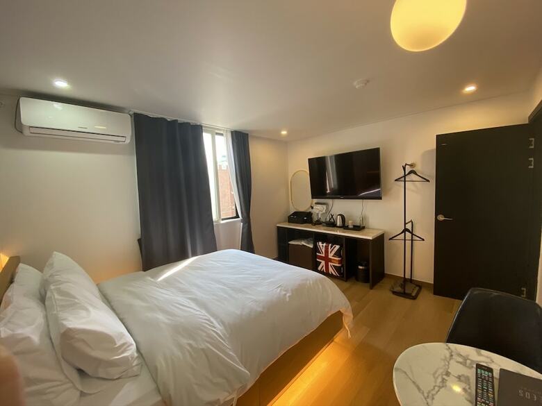 The Leeds Hotel