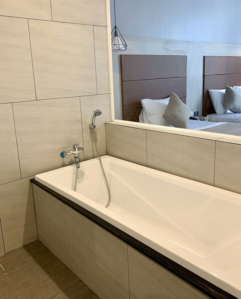 Holiday 2 Hotel