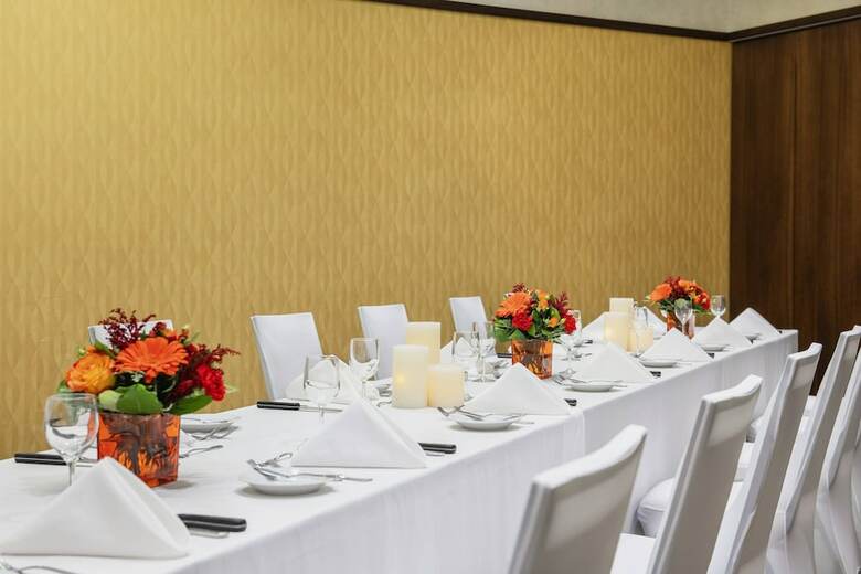 Hotel Courtyard By Marriott Calgary Airport