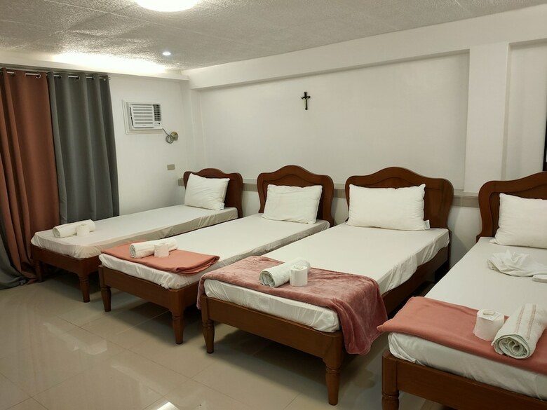 Hotel Southpoolside Tourist Inn