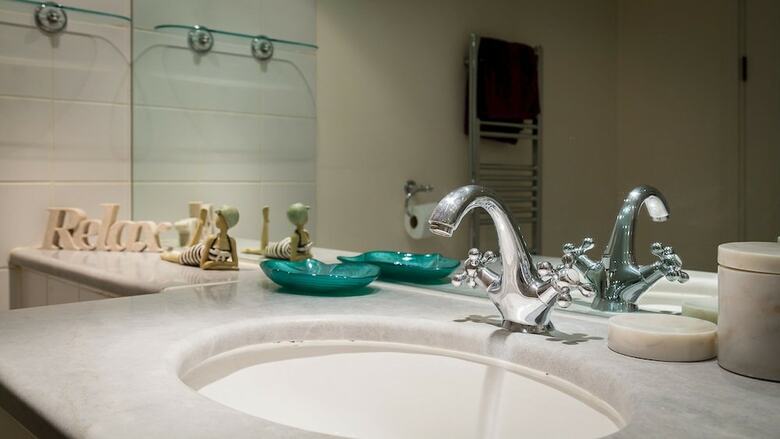 2-bed 2-bath Next To Park Lane