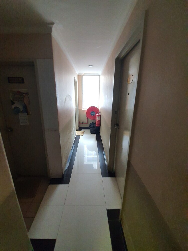 Oyo 89970 Dg Hotel