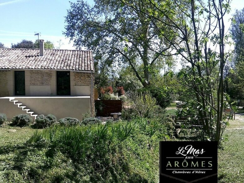 Bed & Breakfast Le Mas Aux Ar�mes - Adult Only
