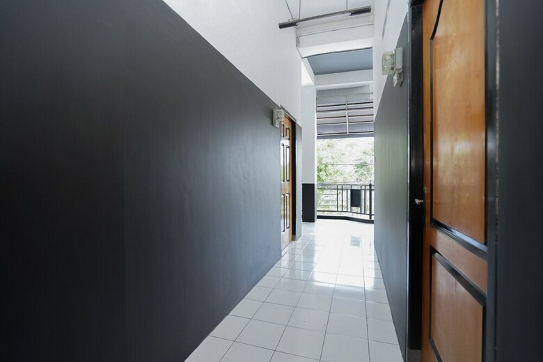 Hotel Oyo 1624 Panjang Jiwo Residence