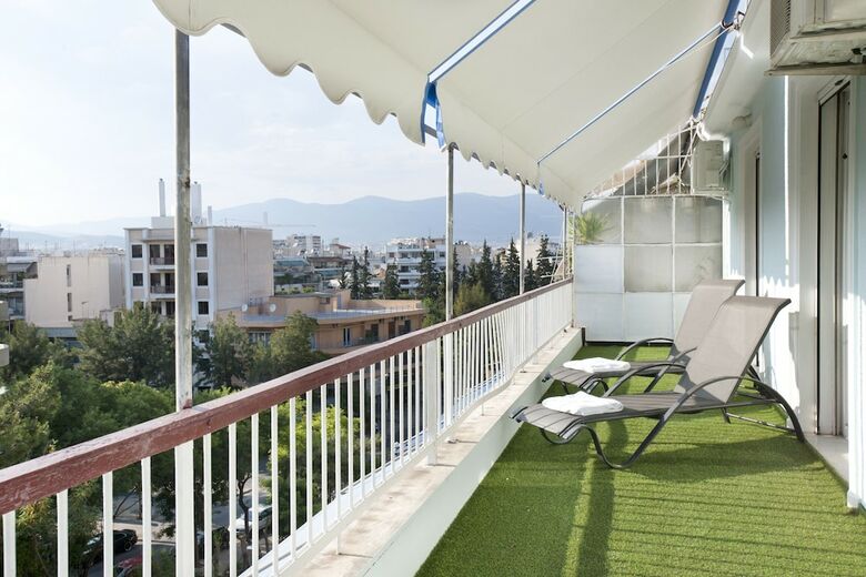 Apartamentos Ano Patisia - A 5th Floor Penthouse