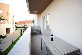 Apartments Hills