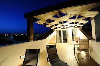 Apartments Hills