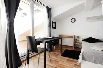 Apartments Hills