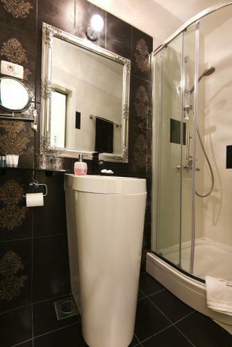 Hostal Adriaticum Luxury Accommodation