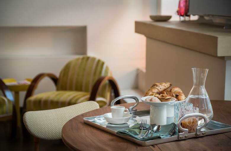 Bed & Breakfast Person�
