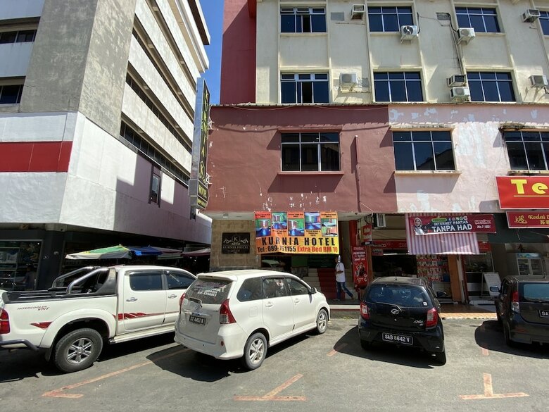 Oyo 89997 Kurnia Hotel