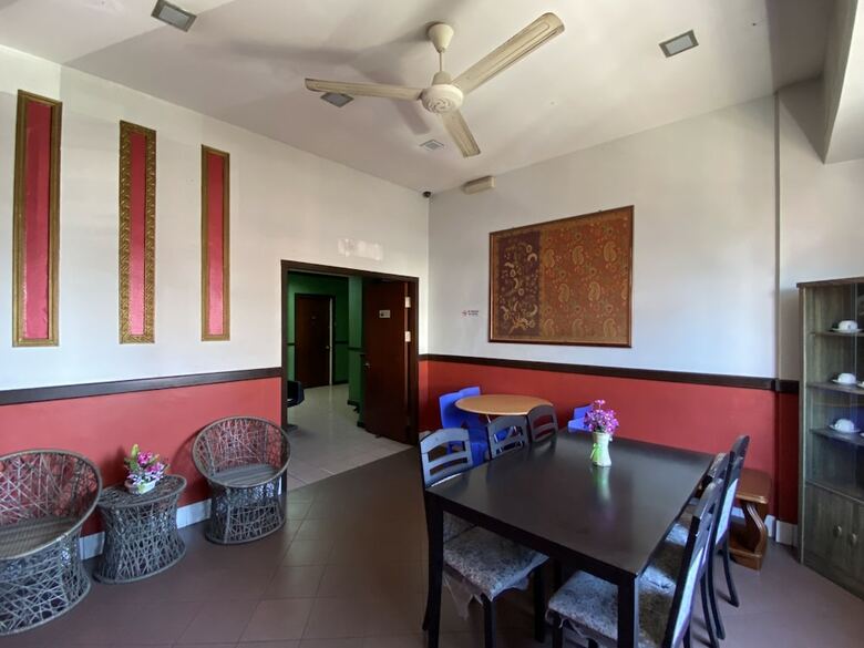 Oyo 89997 Kurnia Hotel