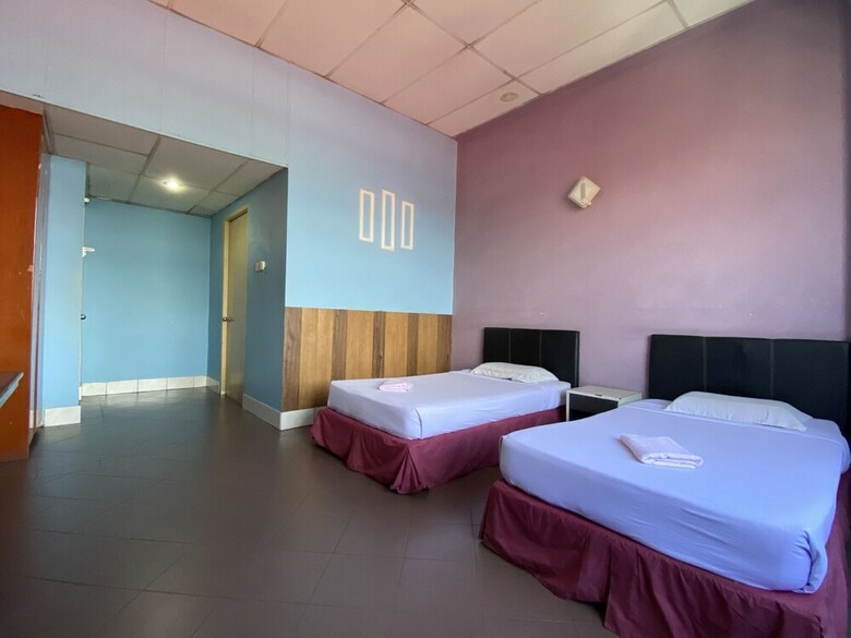 Oyo 89997 Kurnia Hotel