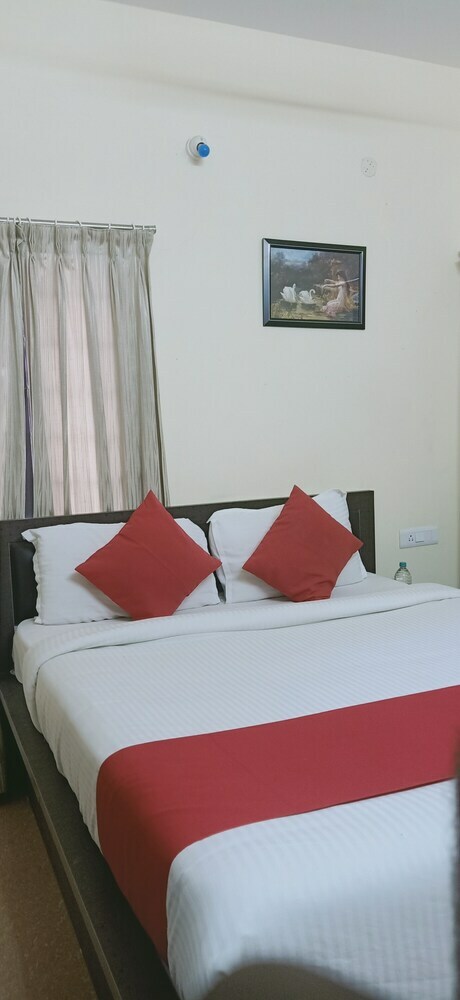 R Hotel - Manapakkam