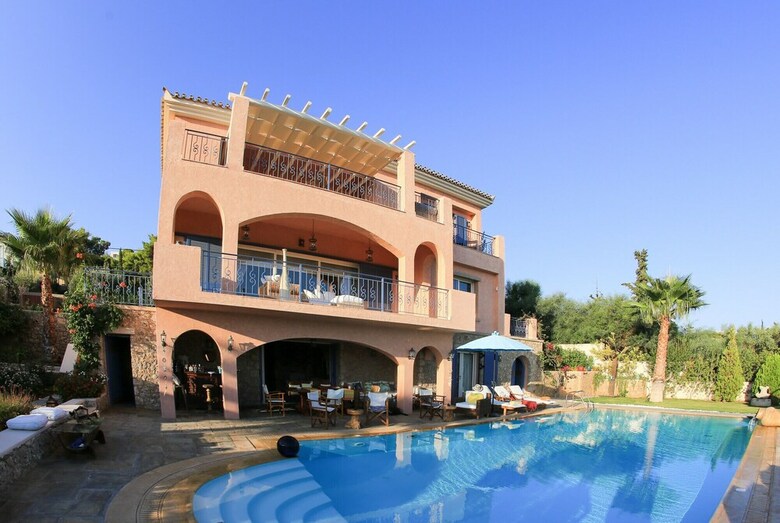 Villa Grejo, Opulent Mansion With Pool