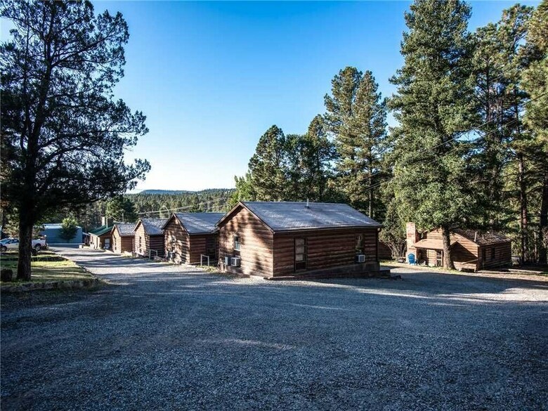 Alpine Cabin, 3 Bedrooms, Hot Tub, Deck, Sleeps 8