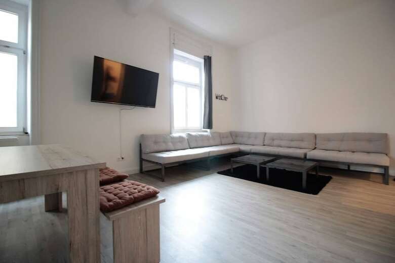 Hotel Ger�umiger Altbau F�r Gro�e Gruppen