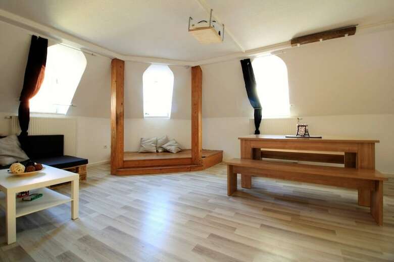 Hotel Ger�umiger Altbau F�r Gro�e Gruppen