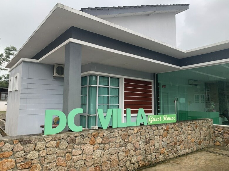 Hotel Oyo 90005 Dc Villa Guest House