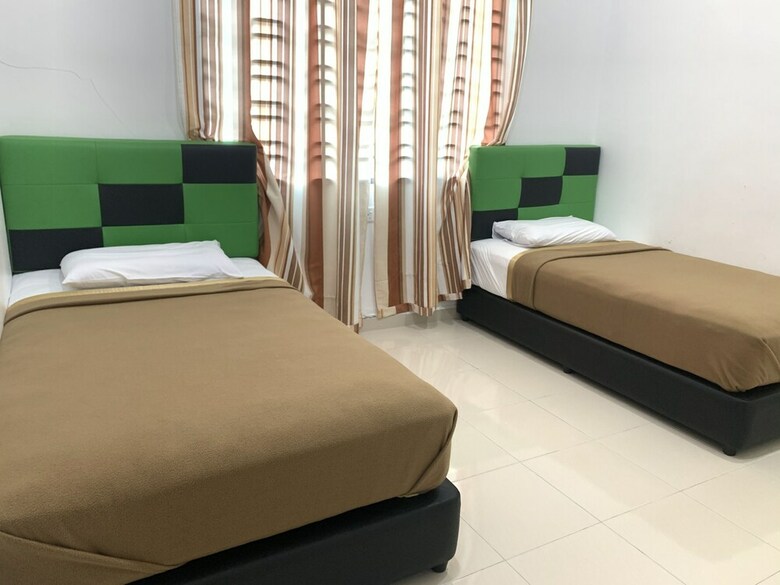 Hotel Oyo 90005 Dc Villa Guest House