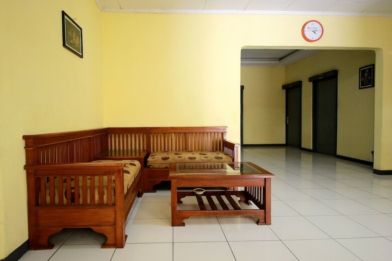 Hostal Spot On 2842 Hotel Rindu