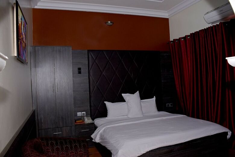 Lamaison Hotel