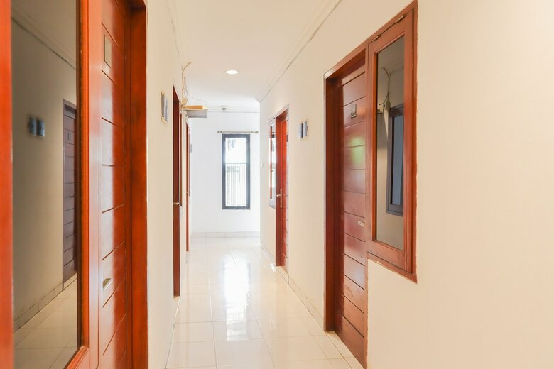 Hostal Oyo 2636 Paulus Residence