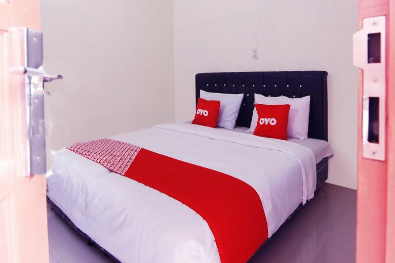 Hotel Oyo 1440 New Sejarah