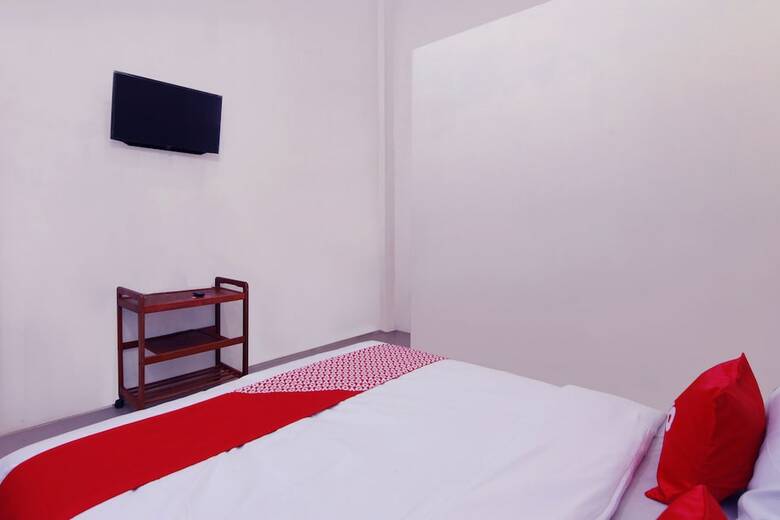 Hotel Oyo 1440 New Sejarah