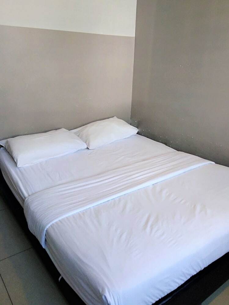Hotel Oyo 89950 365 Nice Stay