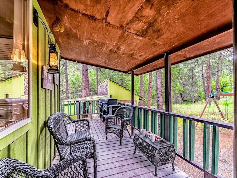 Turtle Mountain Cabin, 2 Bedrooms, Near Town