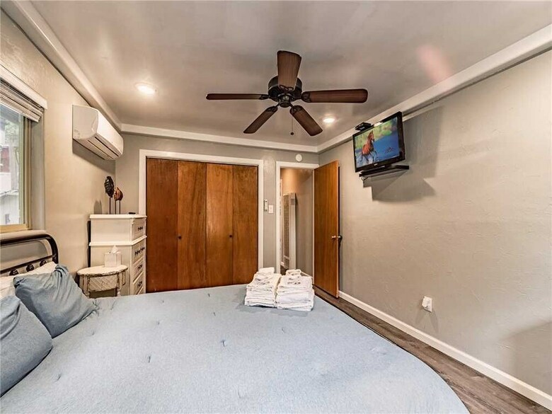 Turtle Mountain Cabin, 2 Bedrooms, Near Town