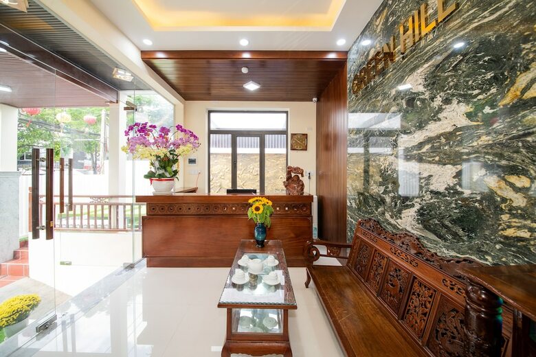 Green Hill Hotel