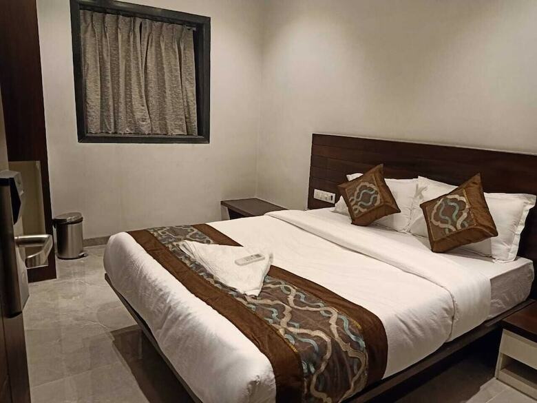 Hotel Flora Suites