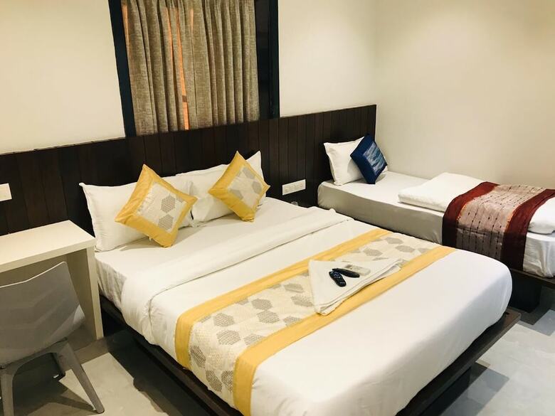 Hotel Flora Suites