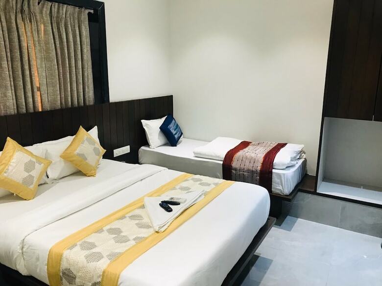 Hotel Flora Suites