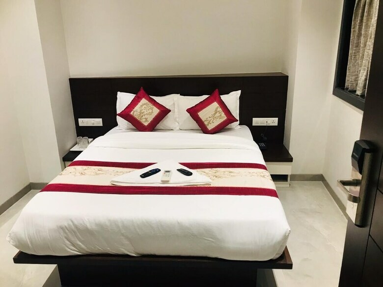 Hotel Flora Suites