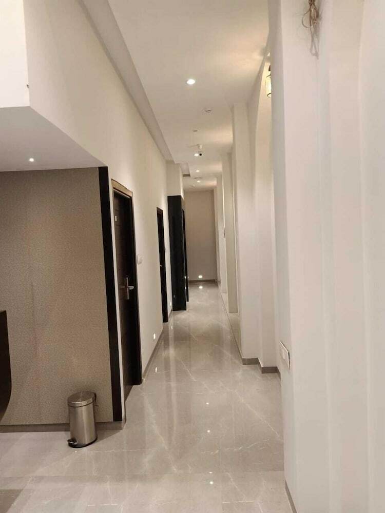 Hotel Flora Suites