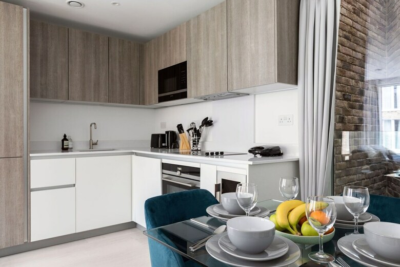 Luxury 2 Bed Apartment In Olympia Kensington
