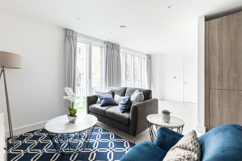 Luxury 2 Bed Apartment In Olympia Kensington