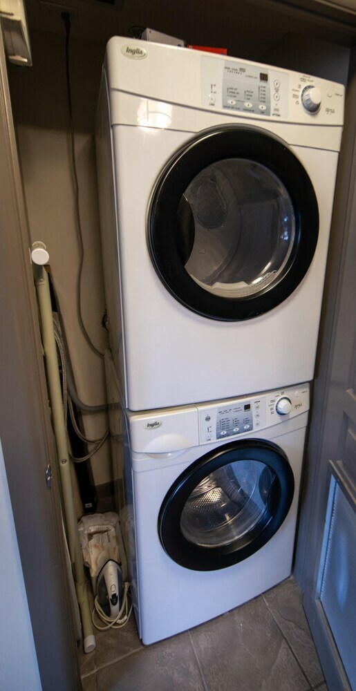 Apartamento Ground Level W/ Quiet Creek Out Backdoor #124
