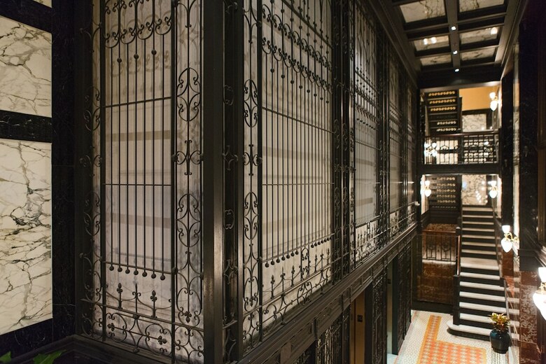 Staypineapple, An Iconic Hotel, The Loop Chicago