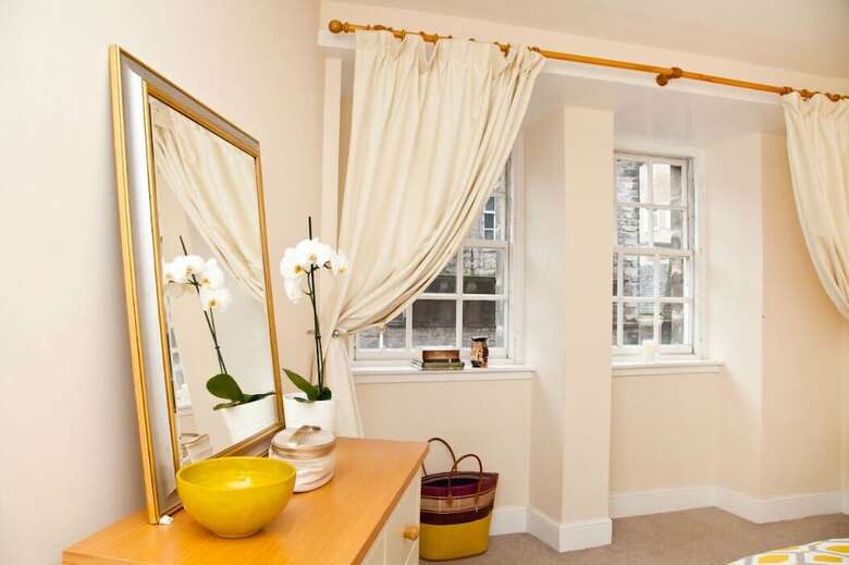 Edinburgh Royal Mile 2 Bedroom Apartment