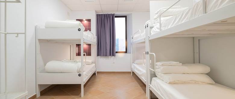 Hostal Benarrab� Hostel