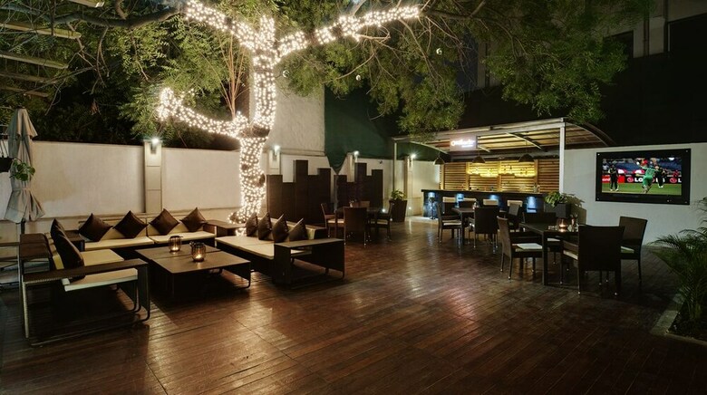 Hotel Leisure Inn West Gurgaon