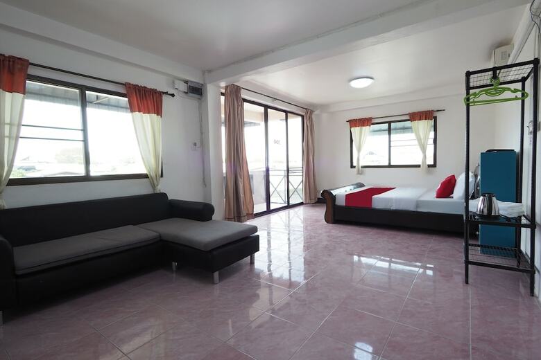 Hotel Oyo 817 Noble Thippanate
