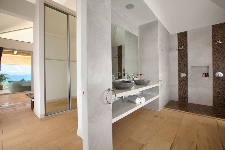 6 Bedroom Luxury Sea View Villa Moonrise