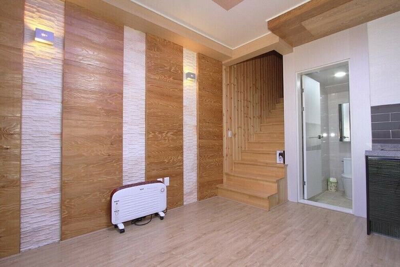 Dalbit (blue Road Town Pension)