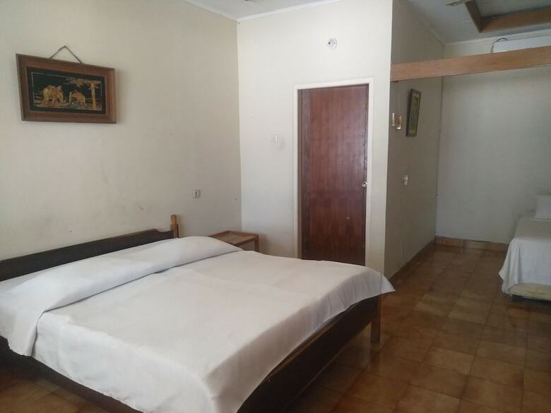 Bed & Breakfast Bunga Ayu Seaside Resort